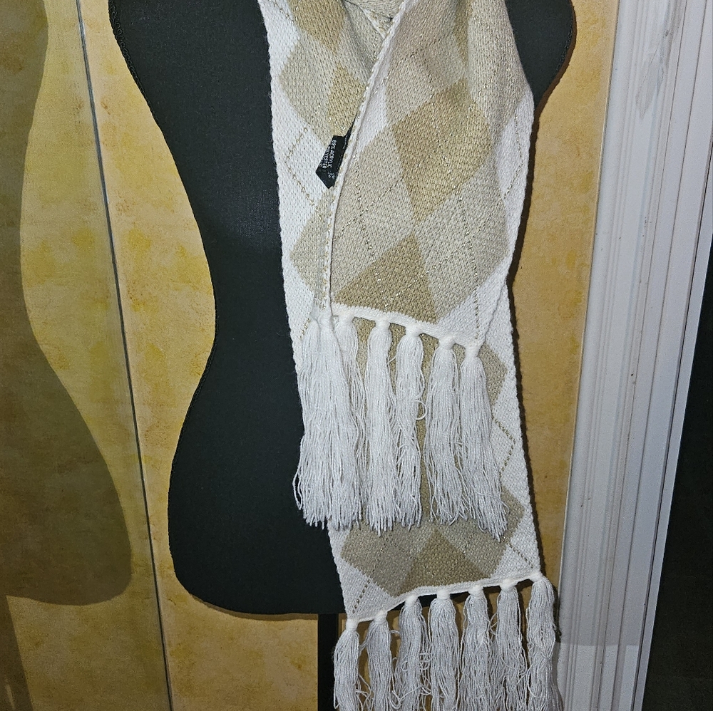 New York Company Scarf